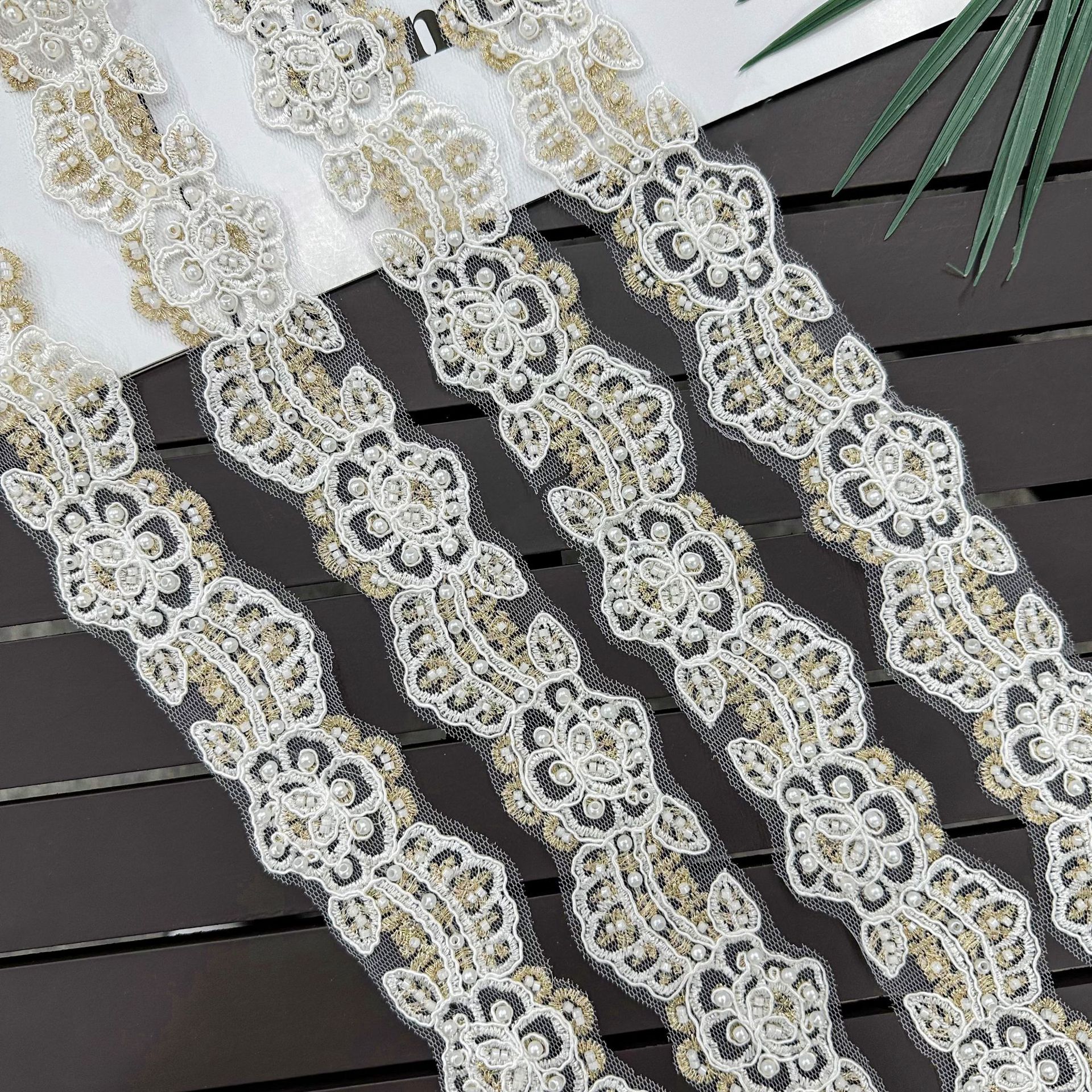 Inventario de dientes de perro ondulados encaje de perlas de clavos hechos a mano accesorios de banda de encaje pequeña fragancia accesorios de ropa cortina decoración de bordado image 5