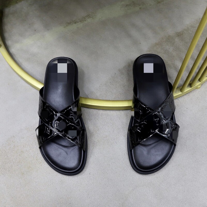 New Style Black Versatile Beach Flip-Flops for Men, Summer Outdoor Fashion Genuine Leather Flat Slippers Trendy Flip-Flops