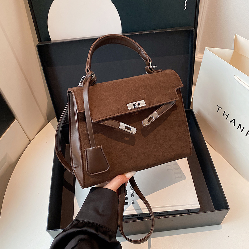 Otoño y invierno nicho bolsos de terciopelo de seda damas 2025 nuevo retro versátil bolsos de mochila de moda bolsos de mano Kelly image 3