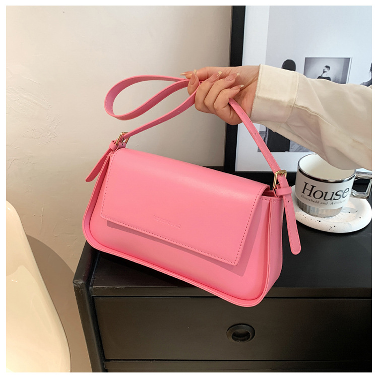 Women's Medium Pu Leather Solid Color Vintage Style Classic Style Magnetic Buckle Crossbody Bag display picture 9