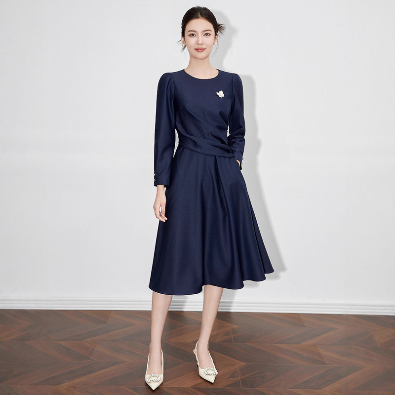 2430709-French Elegant Draped Pleated Dress Design High-Gloss Small Dress for Banquets and Formal Occasions 2430709-French Elegant Draped Pleated Dress Design High-Gloss Small Dress for Banquets and Formal Occasions