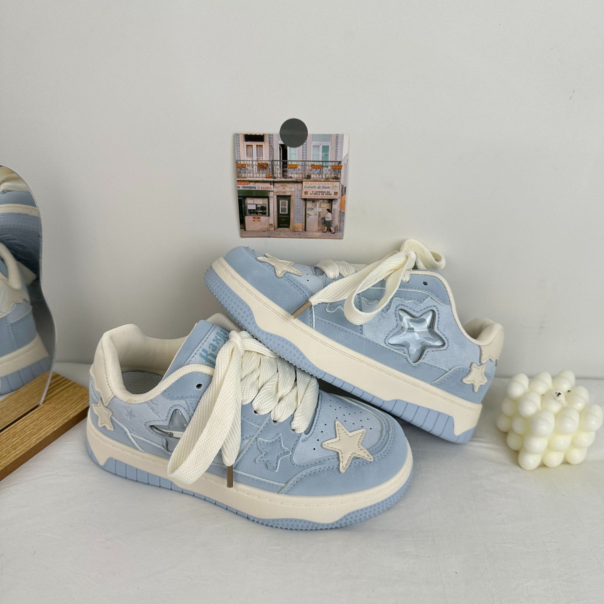 Zapatillas de plataforma baja estudiante 2024 nuevos zapatos de lona estrella versión coreana de zapatos casuales de todo fósforo para mujeres