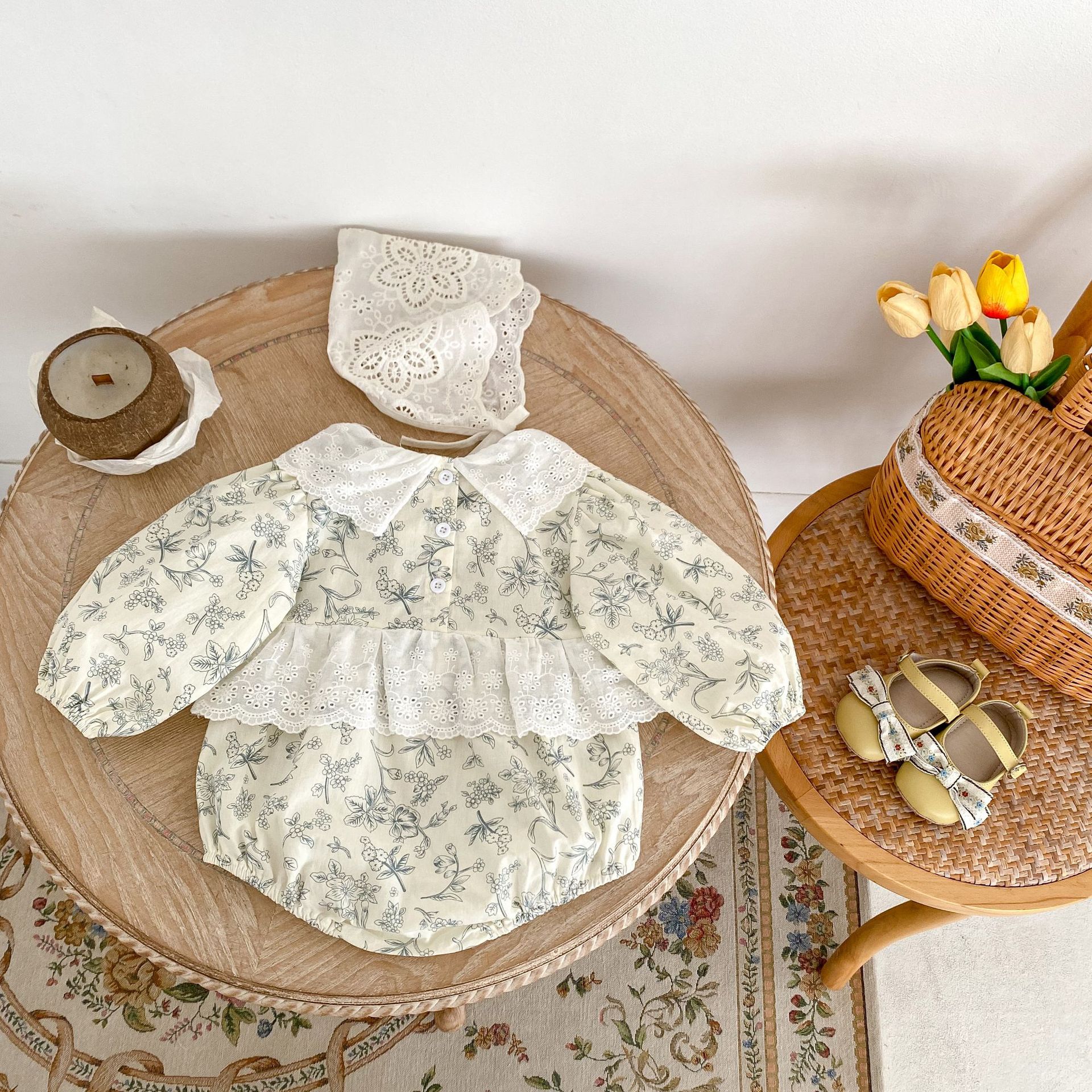 A-class cotton 2024 baby girl autumn 0-3 years old lace collar small fresh floral Ha Yi long sleeved bag fart clothes_voghion.com