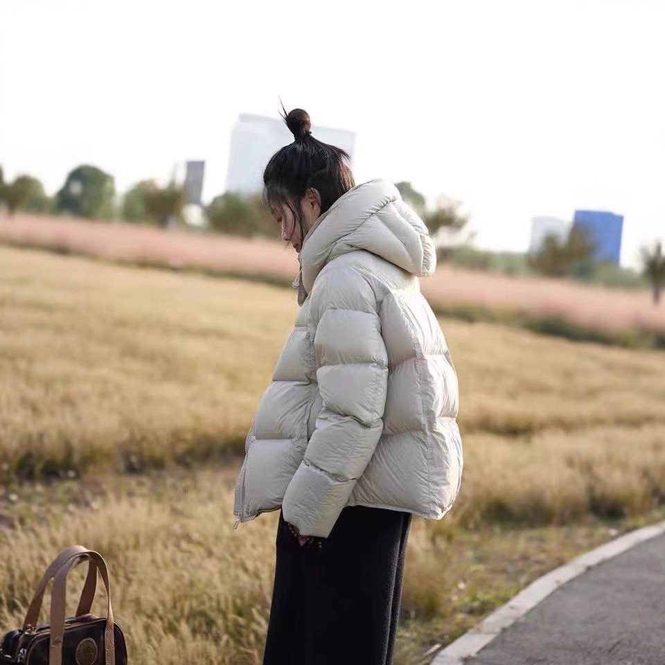 Clearance of High-End Puff down Jackets for Women, Short Style, 2025 Winter New Loose Thickened Puffer Short Coat