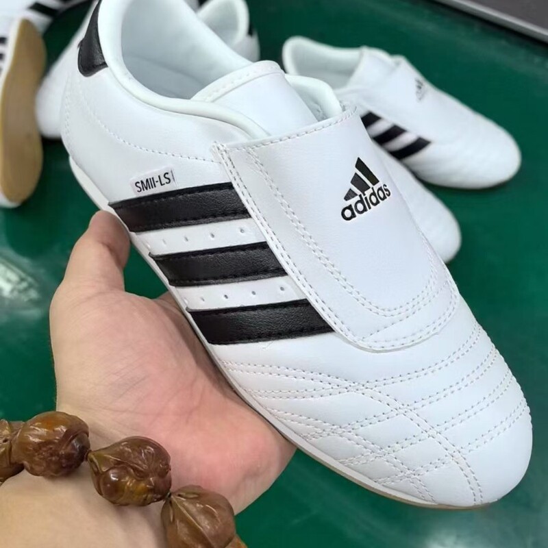 Putian Taekwondo Shoes Taekwondo Adidas Training Shoes for Men and Women Yoga Dance Indoor Outdoor Kung Fu Sneakers Putian Taekwondo Shoes Taekwondo Adidas Training Shoes for Men and Women Yoga Dance Indoor Outdoor Kung Fu Sneakers