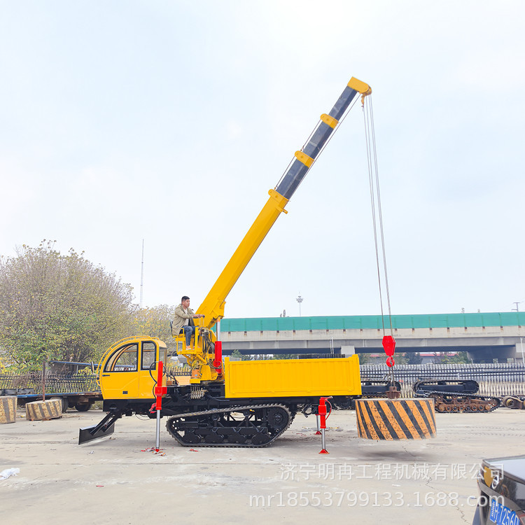 秋季收割农作物运输吊装转运履带式随车吊 起重装货自卸车爬山虎