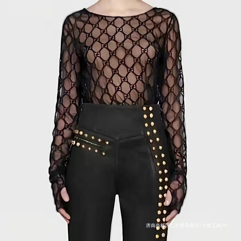 Classic, lace letter top, fashionable and versatile, sexy and stylish with a see-through design, e-commerce style, comfortable black with a high-end feel for women