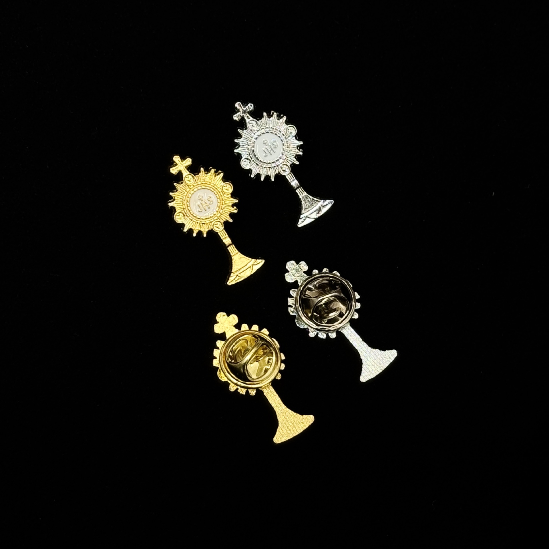 Europa y los Estados Unidos venden accesorios de joyería de aleación retro cruces personales broches regalos