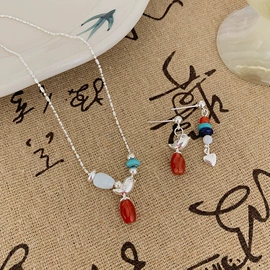 耳钉;耳环;耳扣