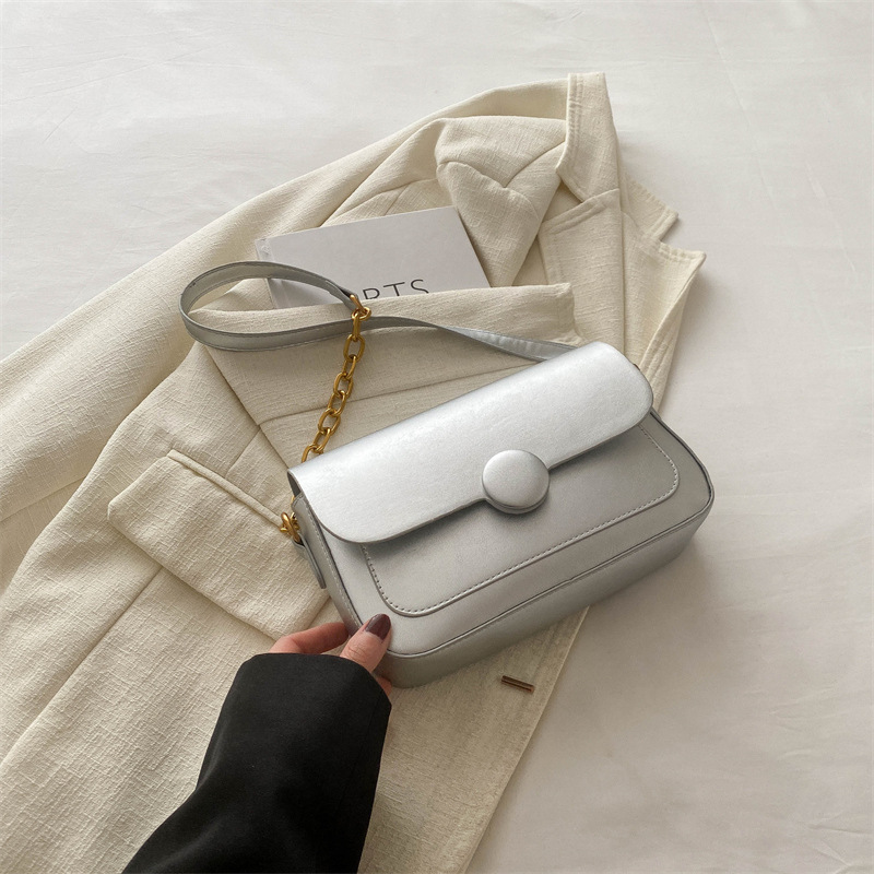 Bolsos de textura simple mujeres 2024 nueva moda cadena mochila bolso de hombro simple bolso cuadrado pequeño bolso de nicho