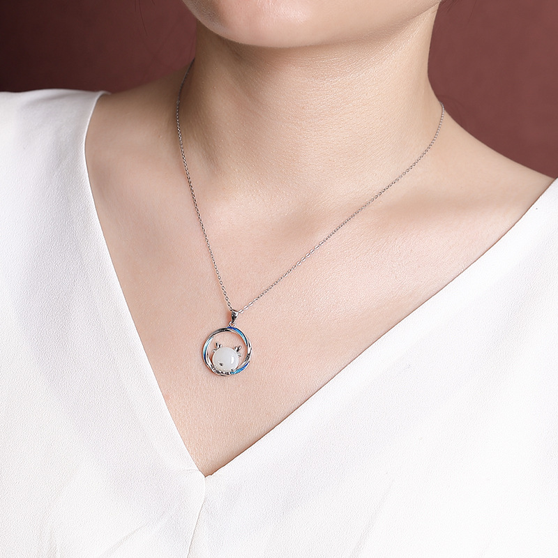 Mặt dây chuyền bạc S925 hình hươu đính ngọc bích, phong cách hoàng đạo dễ thương — Cung Hoàng Đạo Hổ