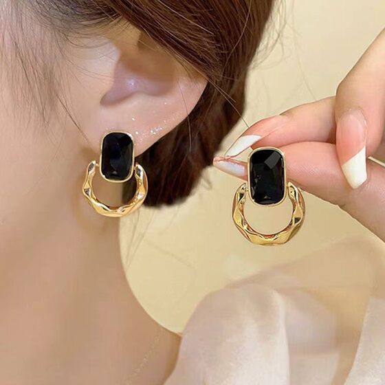 Geometric Square Earrings Female Niche Design High Temperament Earrings 2023 New Explosions Vintage Earrings