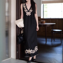 现货25夏季新款亚麻重工手工刺绣 法式复古背心裙女v领无袖连衣裙