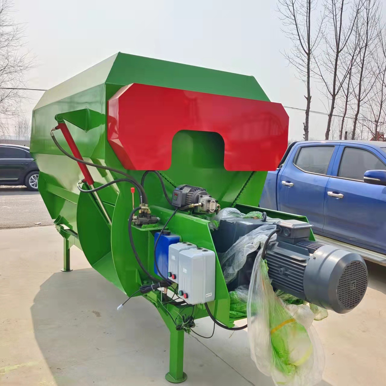 TMR饲料搅拌机 混合饲料搅拌机 全日粮搅拌机 牛羊草卧式搅拌机