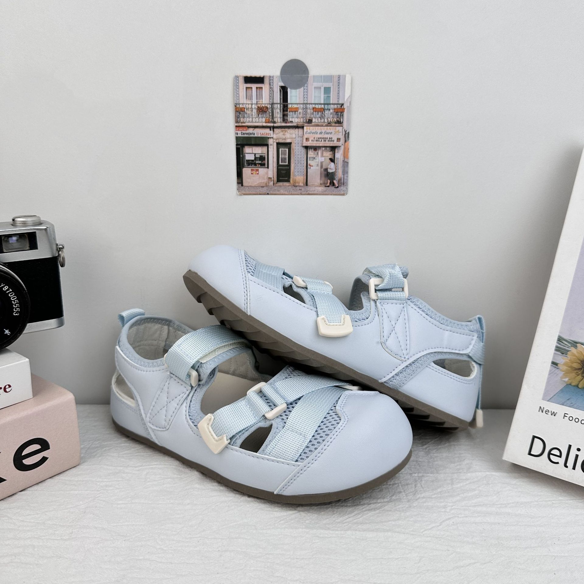 Yuanyang velcro sandalias de cabeza para mujeres 2025 nuevo verano plano zapatos de skate con falda zapatos individuales