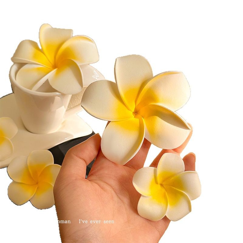 Huevo flor clip lateral clip lateral de alta calidad mujer 2025 nuevo tocado de cabello de flores de playa clip de flores de tamaño grande