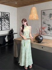 新中式旗袍连衣裙女2025夏季新款复古收腰显瘦褶皱气质背心长裙子