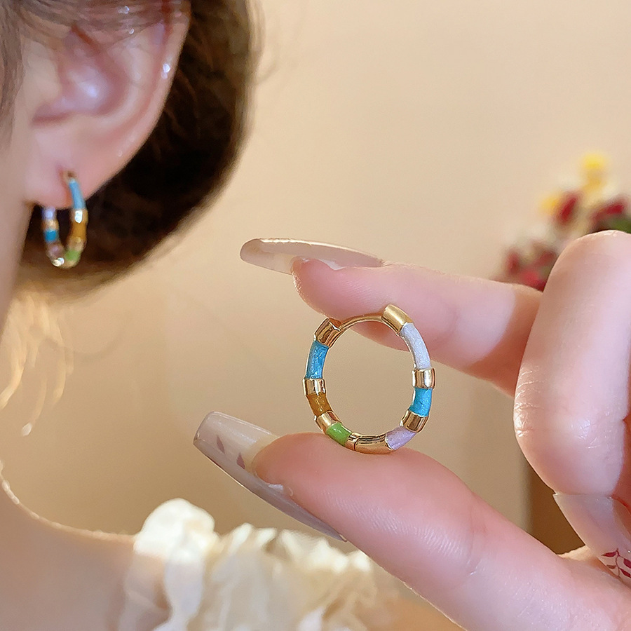 Pendientes de diamantes con incrustaciones de aceite de gota de mariposa azul con aguja de plata Pendientes de temperamento fresco pequeño y artístico Pendientes de alta calidad de lujo ligero de moda