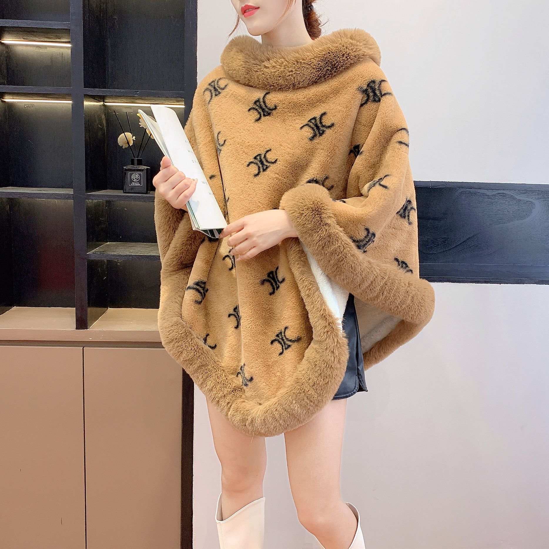 2024 otoño e invierno nueva ropa de mujer europea y americana Amazon crossover felpa estampado de fragancia moda femenina todo fósforo