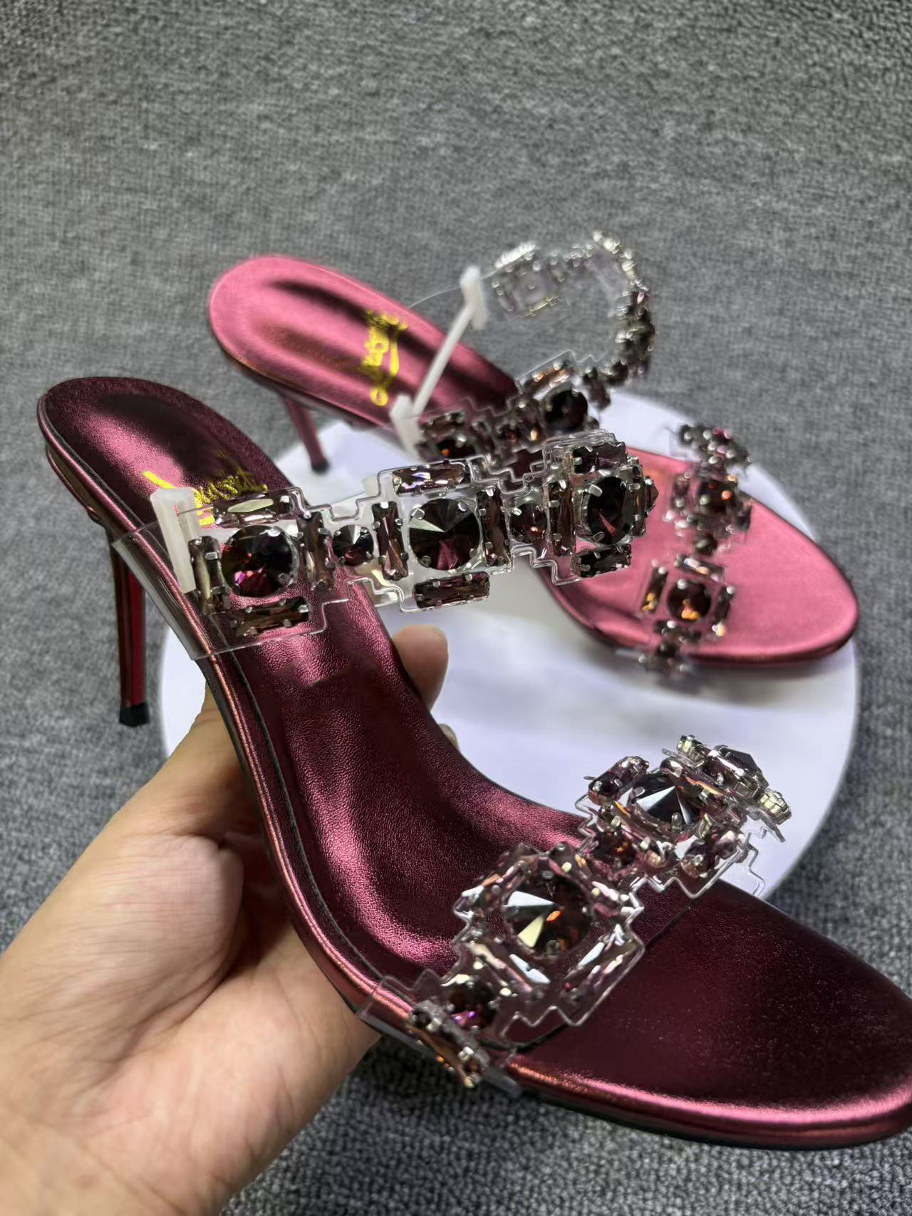 CL zapatos irregulares de tacones altos de diamante sandalias de hadas para usar 2025 nuevas sandalias de boca de pez de verano