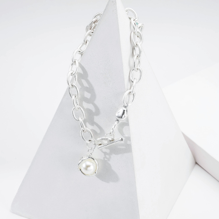 Alloy Thick Chain Pearl Pendant Necklace display picture 5