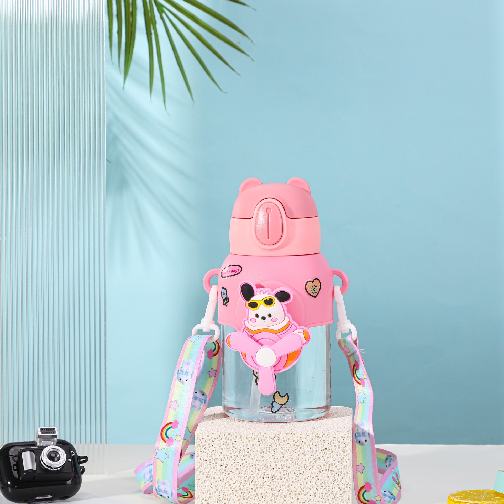 Nueva botella de agua para niños linda pajita portátil portátil para exteriores correa portátil para niños hogar dibujos animados linda taza de agua