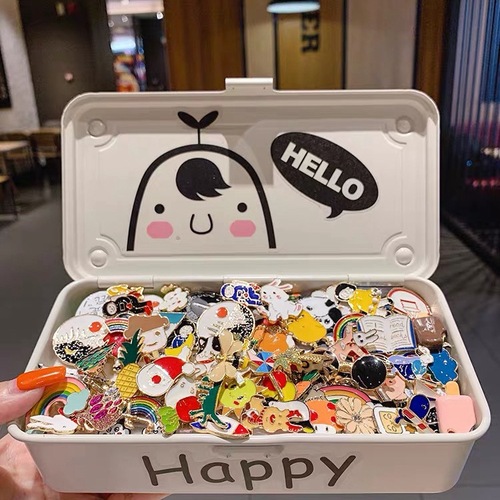 Cross-border red diamond heart small brooch alloy water diamond non-slip fastener pin magic package decoration small accessories