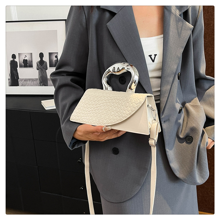 Crocodile patterned handbag for women 2024 new high-end niche design, personalized single shoulder crossbody square bag_voghion.com