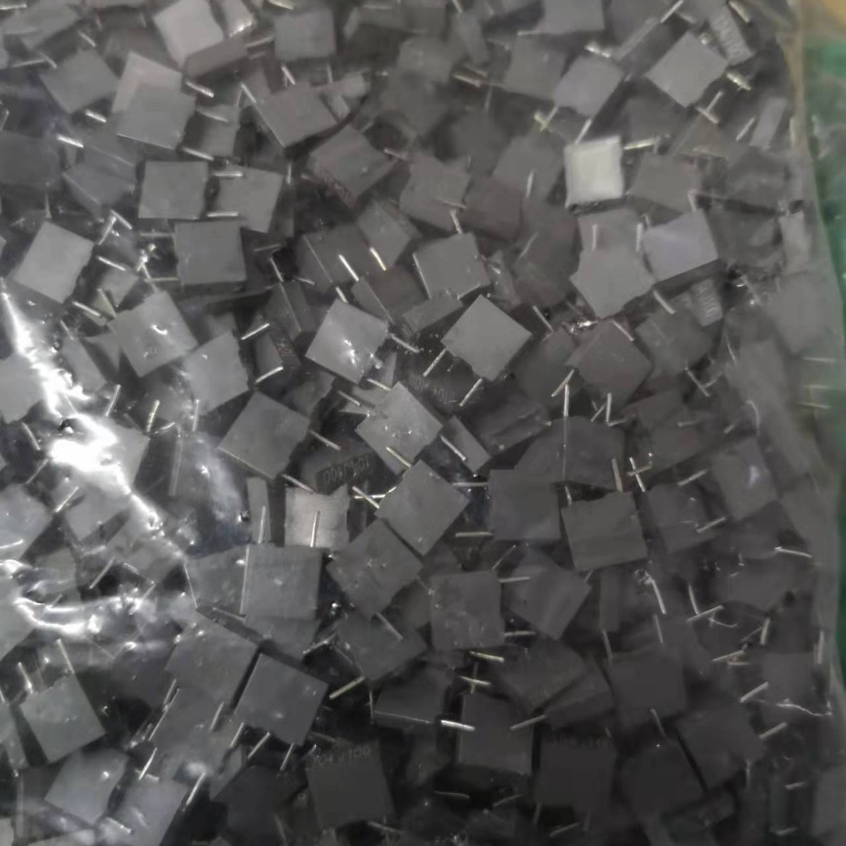 CBB电容 104  0.1uf  100V  脚距：5mm