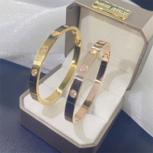 �����ֻ���������love��Ů���²�����ֻ��Ѹּ�Լʱ�о�������
