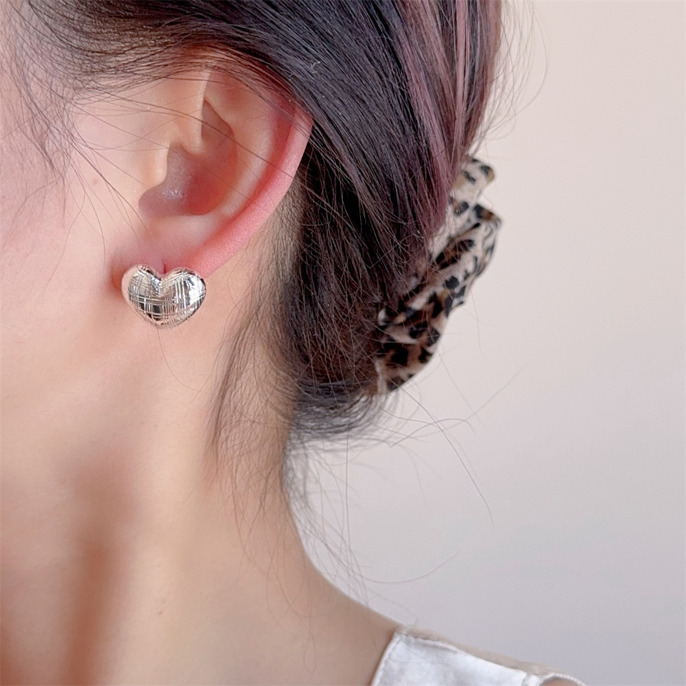 Holiday, Date Occasion 1 Pair Sweet Classic Style Heart Shape Plating Alloy Ear Studs