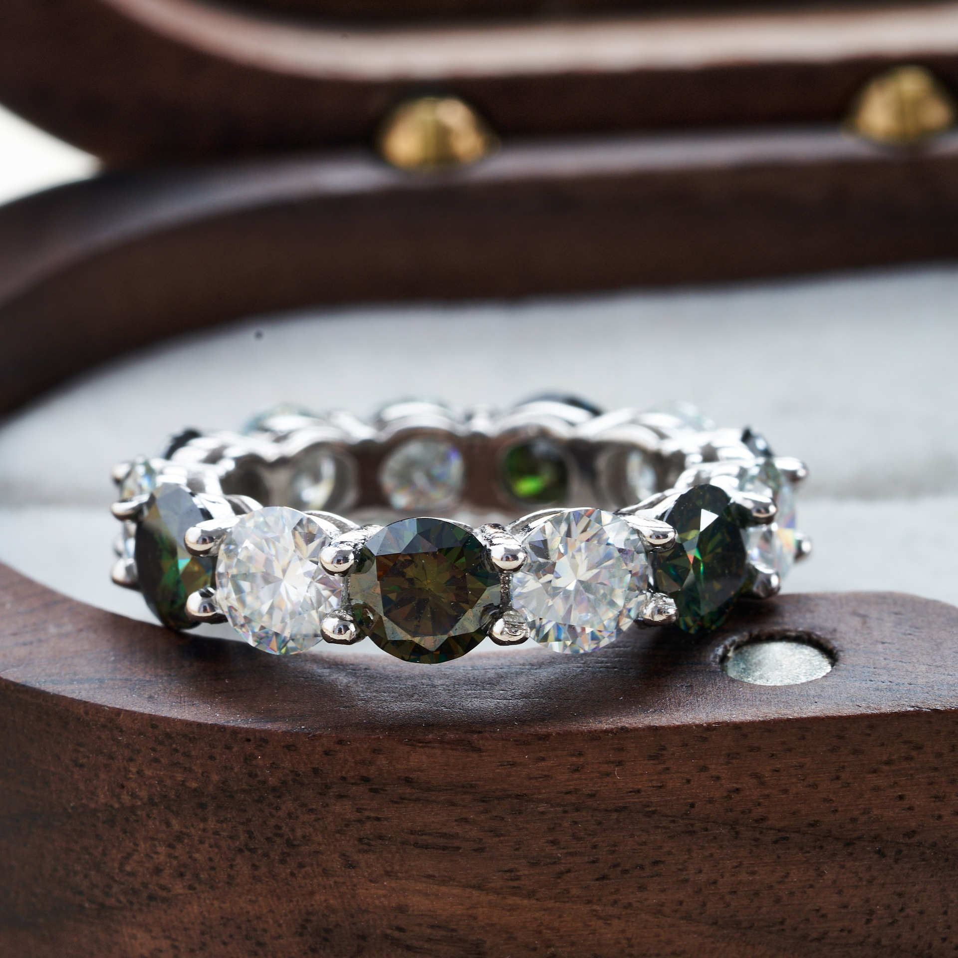 Joyería S925 Moissanite de plata 5mm estilo de moda geométrica retro anillo de fila certificados GRA