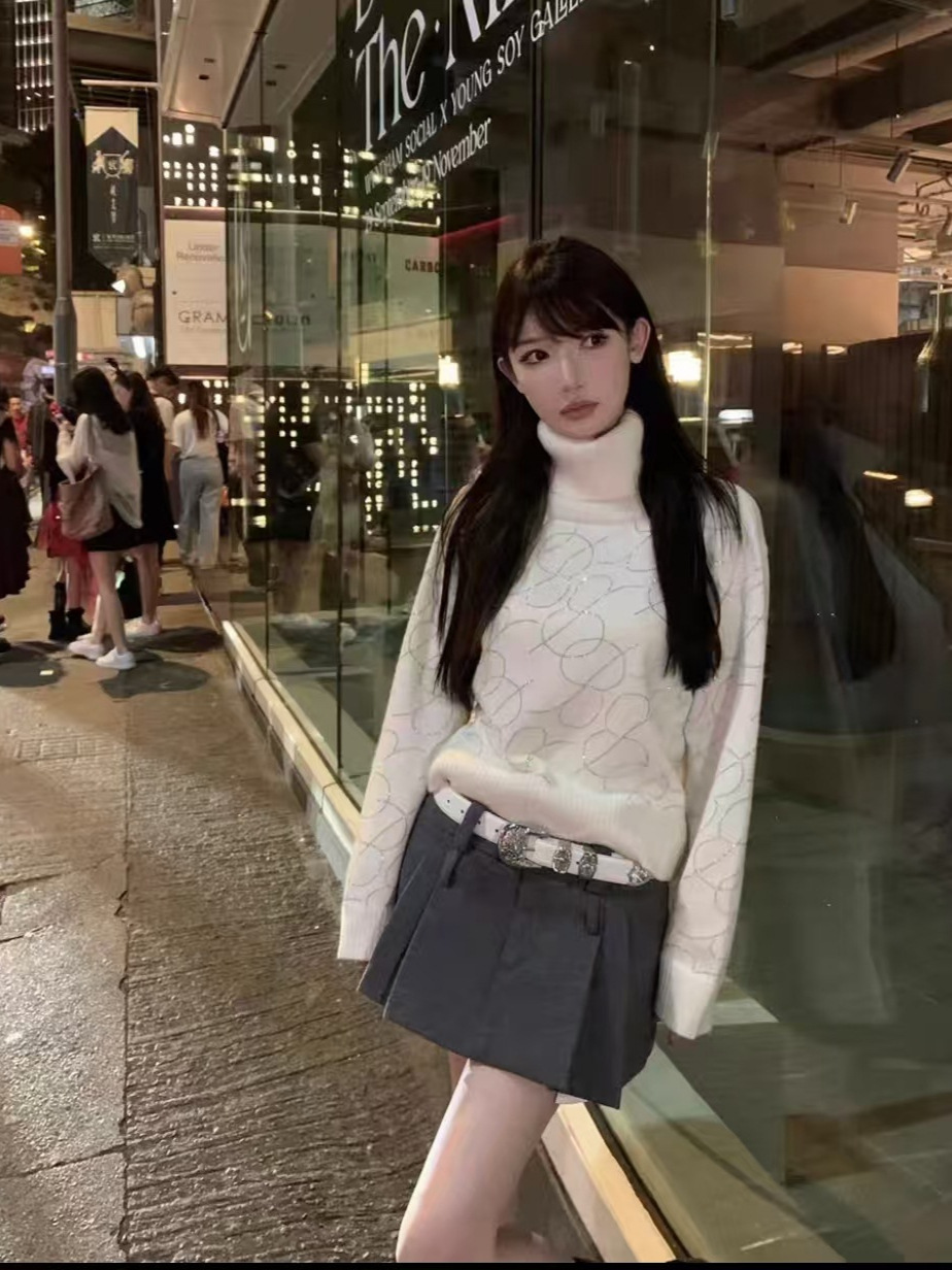 Hermoso top corto con cuello alto, suéter casual tipo pullover, estilo francés de lujo ligero, top con diseño de letras de diamantes de imitación inspirado en Chanel.