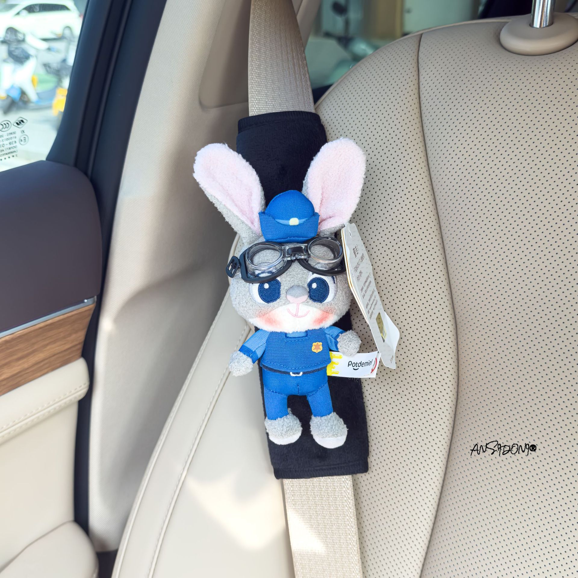 Authentic Zootopia Nick and Judy Doll Car Seatbelt Shoulder Pads Doll Couple Car Interior Accessories