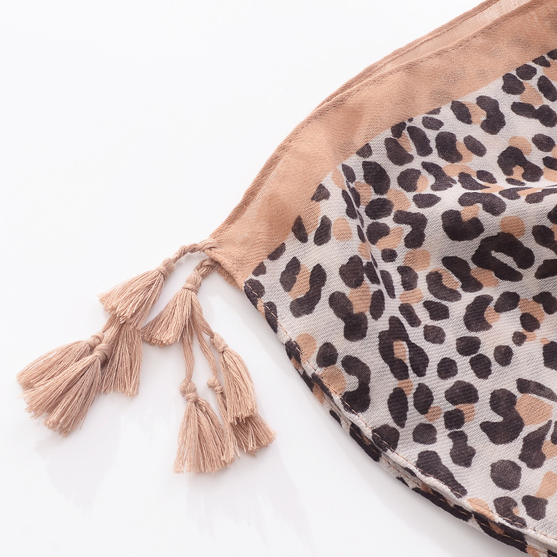 Moda europea y americana todo a juego caqui estampado de leopardo algodón y lino sensación bufanda larga borla hecha a mano de las mujeres bufanda chal