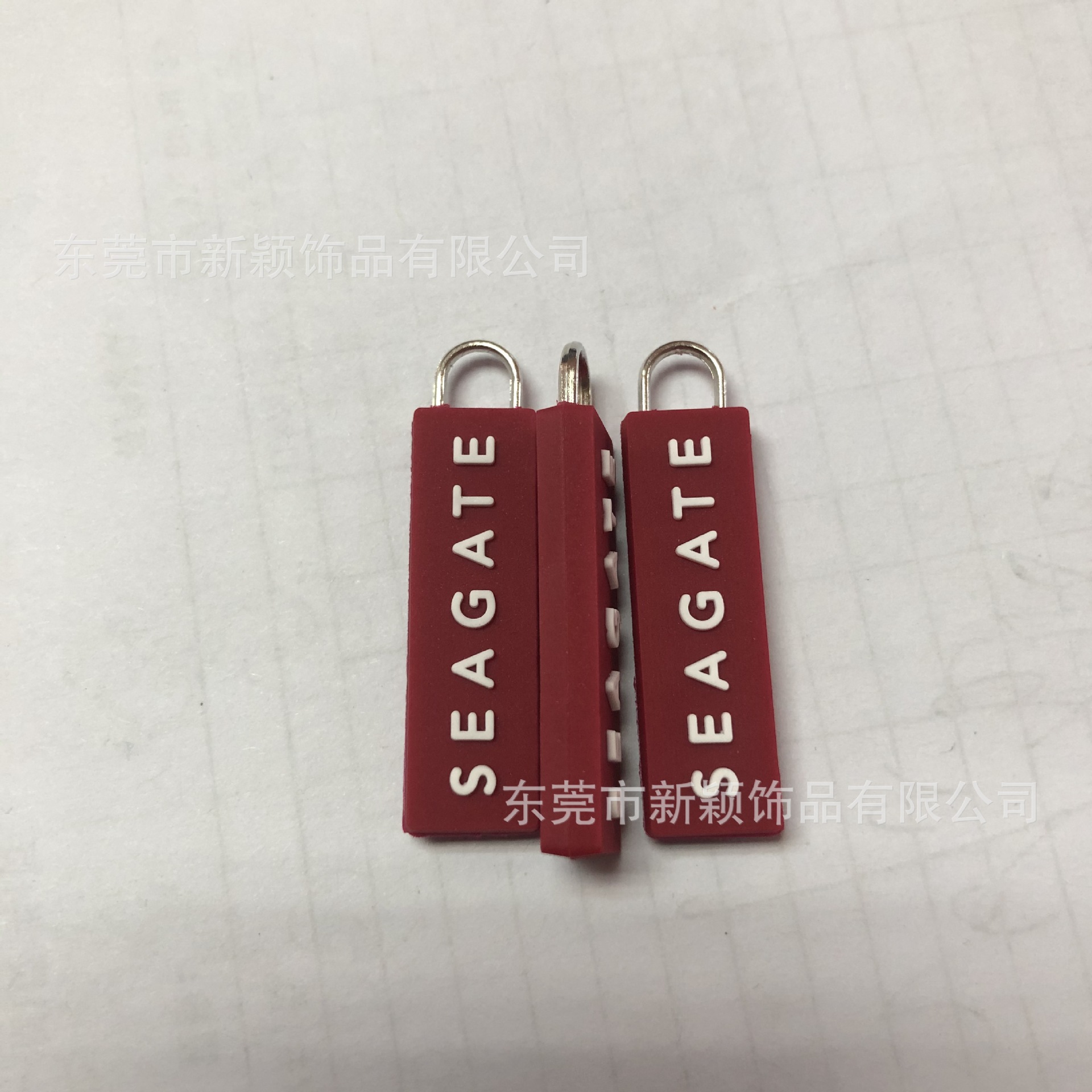 厂家供应硅胶PVC软胶滴胶微量射出箱包LOGO拉片拉牌拉头