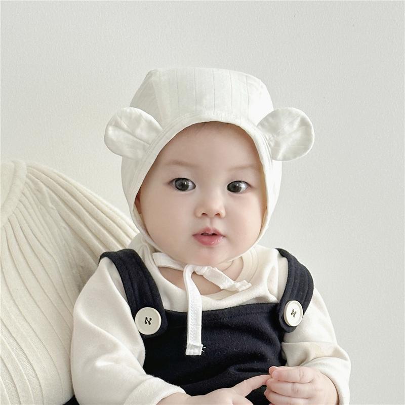 Sombreros para bebés primavera y otoño lindos gorros para orejas para hombres y mujeres bebés de un mes pequeño sombrero a prueba de viento primogénito
