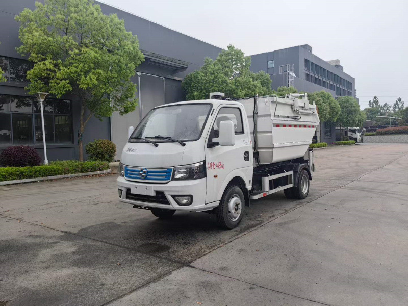 Dongfeng pure electric self-loading garbage truck, 4-cubic-meter trash bin, leak-proof garbage collection and disposal vehicle