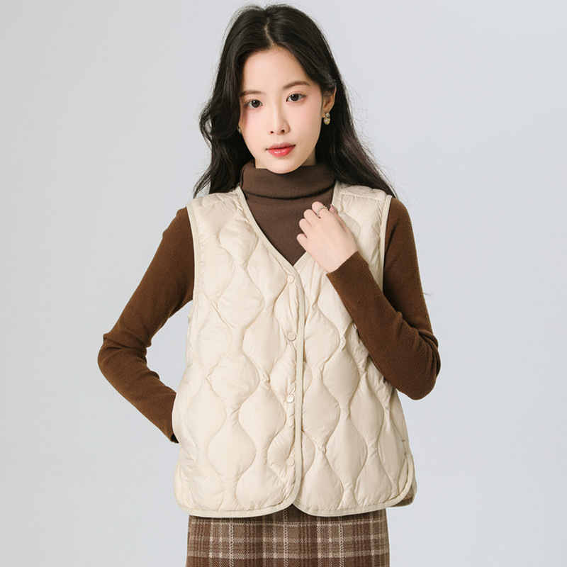 Light and thin winter vest with down