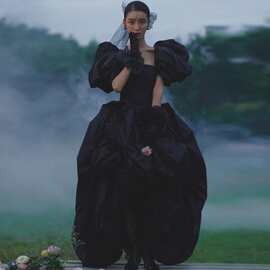 新款影楼主题服装情侣写真拍照礼服旅拍外景森林系黑色泡泡袖婚纱