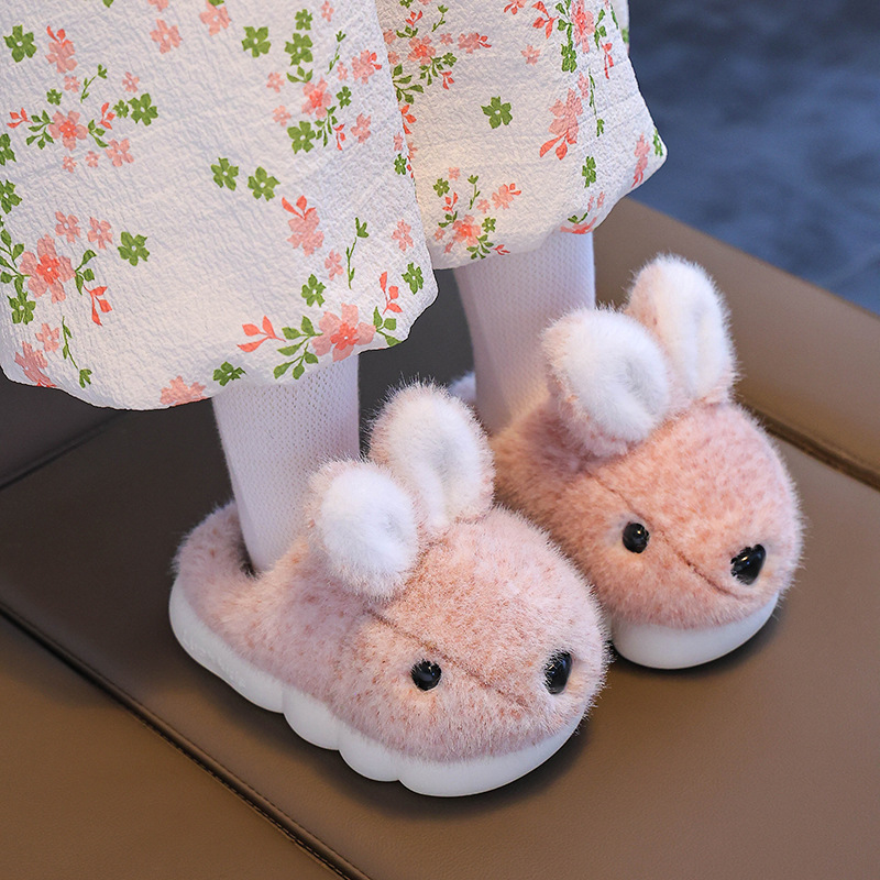 2024 nuevas zapatillas de algodón para niñas de invierno para el hogar antideslizantes para niñas cálidas y lindas zapatillas de algodón con bolsos para niños de felpa
