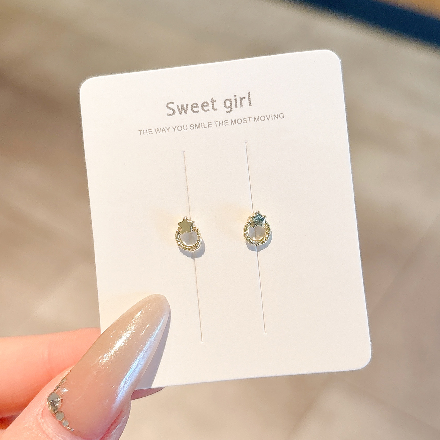 Pendientes de aleación Pendientes de alta calidad de perlas para mujer Pendientes exagerados de temperamento de lujo ligero coreano Pendientes largos con borlas al por mayor