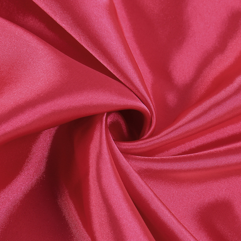Elegante dames satijnen maxi jurk met split en plooien_voghion.com