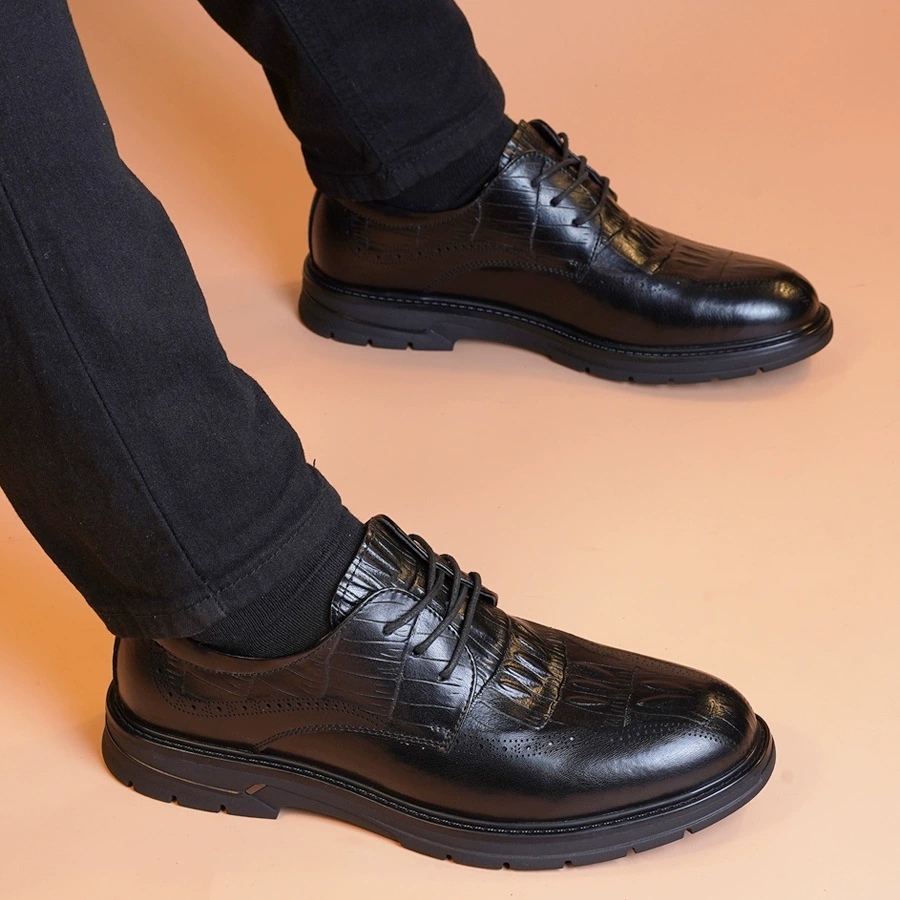 Весенний сезон, новые деловые кожаные туфли для мужчин, повседневная мужская обувь из натуральной кожи, модная и универсальная обувь в британском стиле.