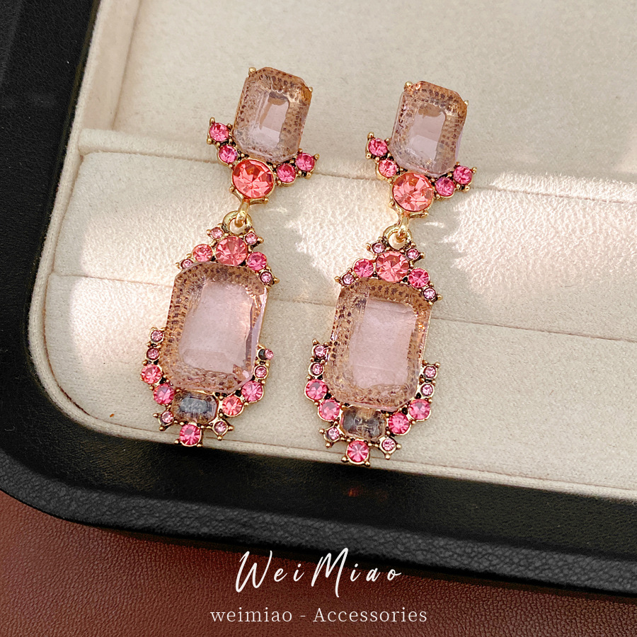 Collar cuadrado de color rosa con diamantes geométricos irregulares, lujo ligero, nicho, cadena de clavícula, conjunto de joyas de alta calidad.