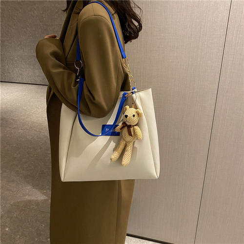 Atmospheric commuting fashion this year's popular handbag  spring and summer new make-up bag simple shoulder tote bag