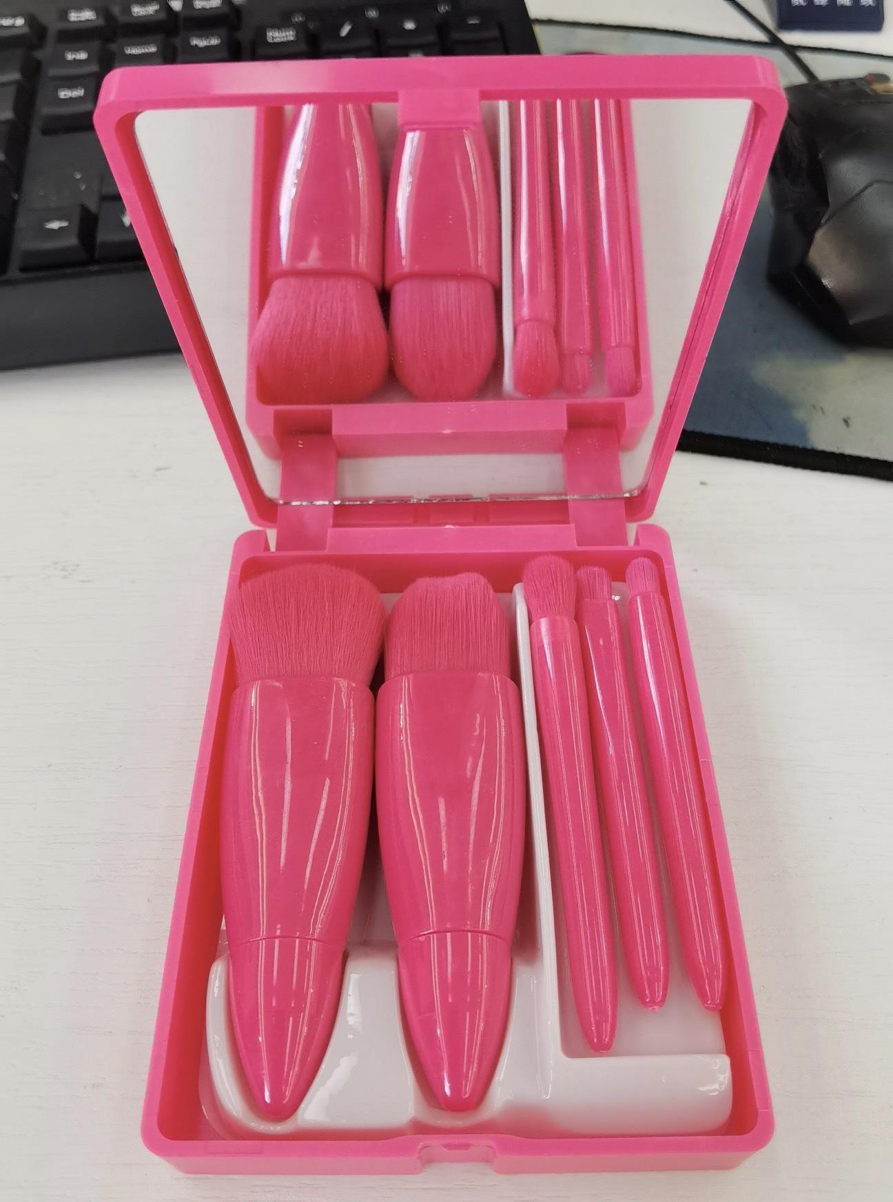 Cepillo de maquillaje portátil de 5 piezas para niña con traje de espejo cepillo suelto de pelo suave cepillo de base mini cepillo barato multifuncional