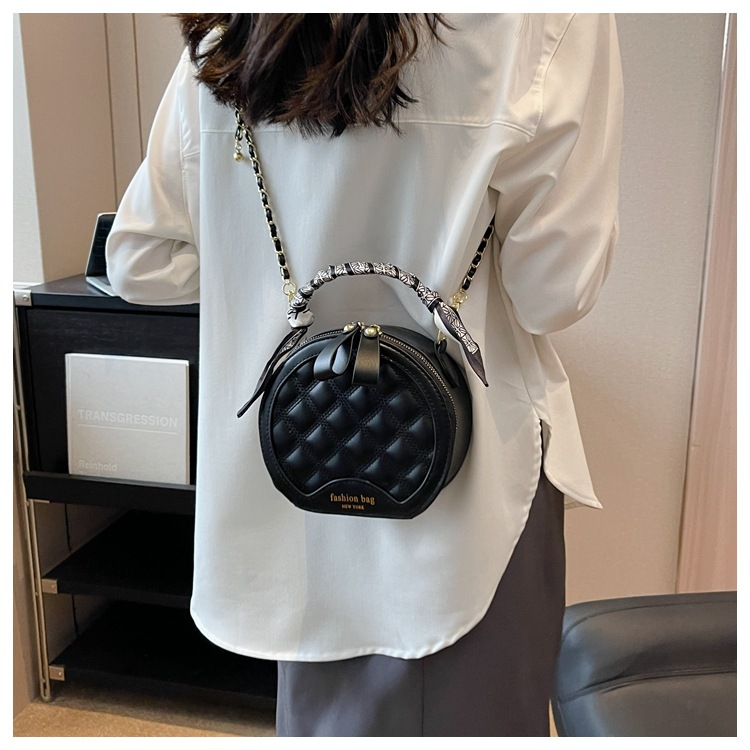 Kleine Tasche mit Diamantkette für Damen 2024 Frühjahr und Sommer beliebte neue Mode vielseitige Umhängetasche modische Handtasche kleine runde Tasche_voghion.com