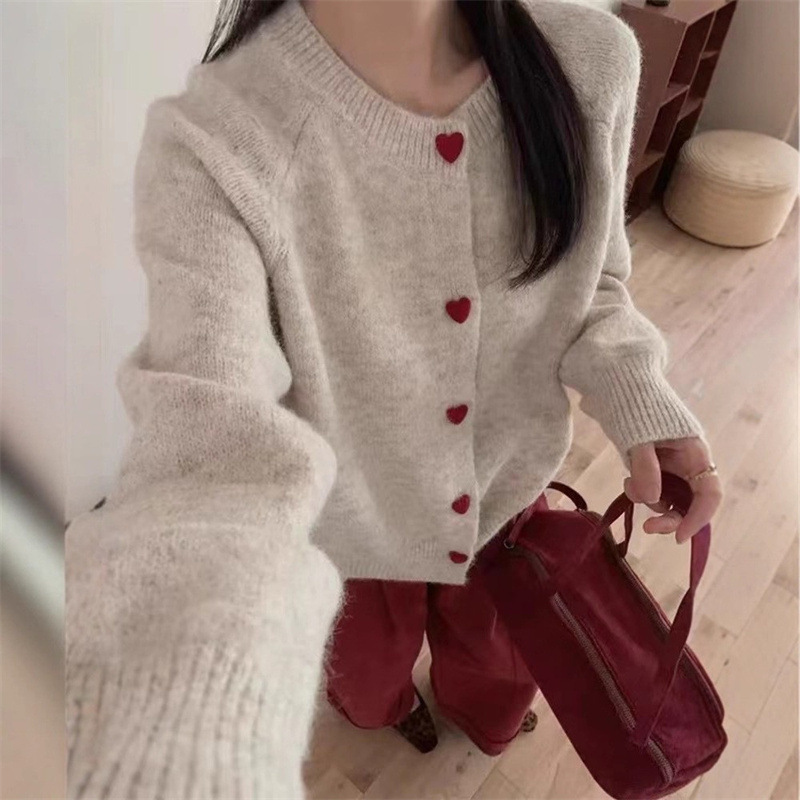 灰色爱心扣子毛衣外套女2025秋季新款高级感宽松圆领针织开衫上衣|undefined