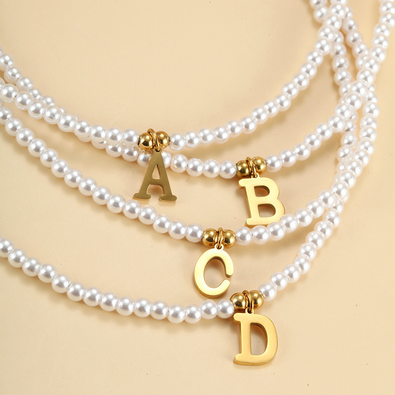 Wholesale Jewelry Elegant Simple Style Letter Artificial Pearl Alloy Copper Beaded Pendant Necklace display picture 5